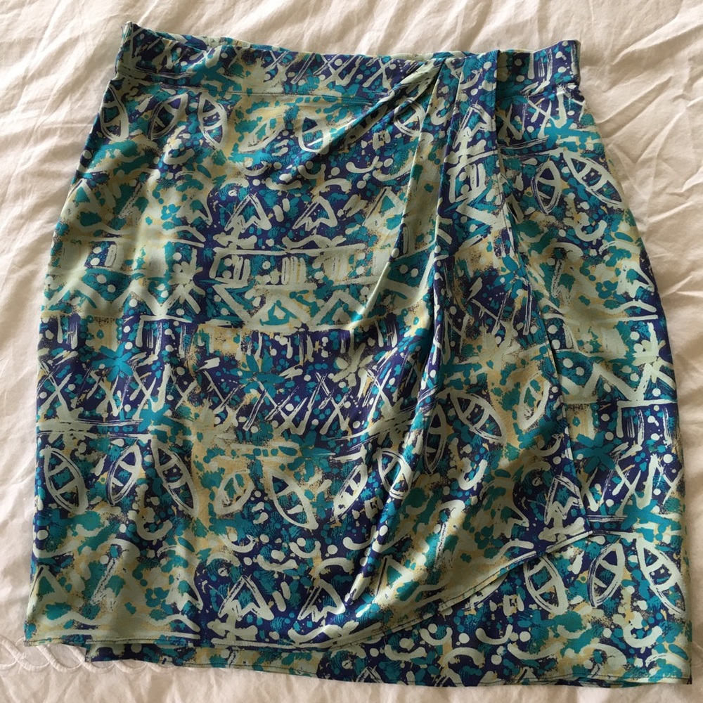 WRAP SKIRT BLUE SILK SIZE M DRAPEA BEAUTIFULLY